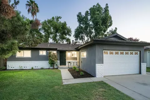 711 W Holland Ave, Clovis, CA 93612 photo 1