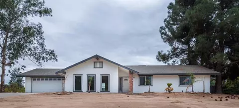 18563 Ridgedale Dr, Madera, CA 93638 photo 1