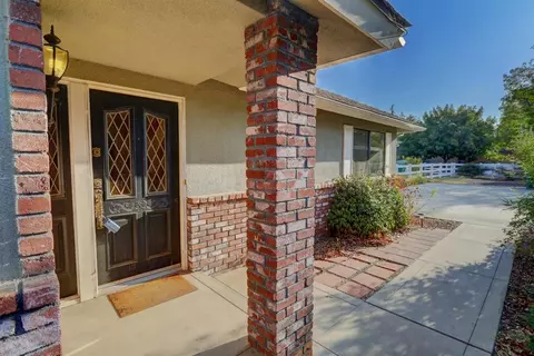 9180 E Mesa Ave, Clovis, CA 93619 photo 1