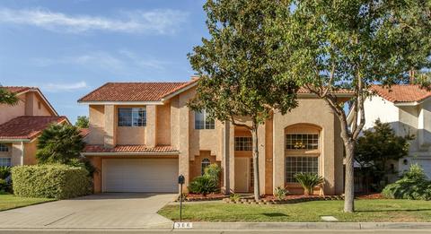 366 E Braddock Dr, Fresno, CA 93720 photo 1