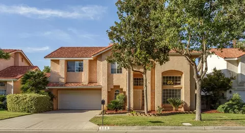 366 E Braddock Dr, Fresno, CA 93720 photo 1