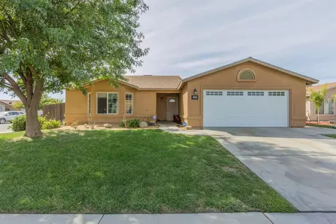 1890 Truman Dr, Madera, CA 93638 photo 1