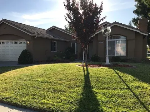 448 Petite Ave, Madera, CA 93637 photo 1