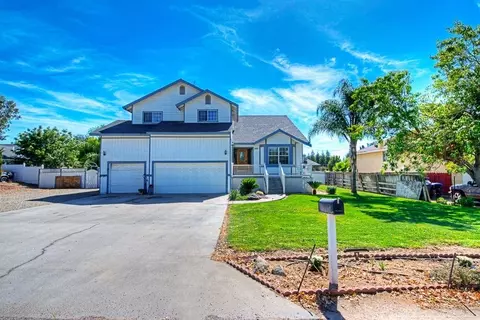 18755 Auburn Way, Madera, CA 93638 photo 1