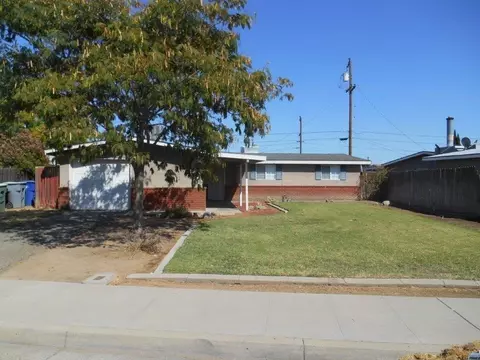 2515 Crescent Ave, Clovis, CA 93612 photo 1