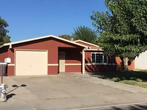 841 S 12th St, Kerman, CA 93630 photo 1