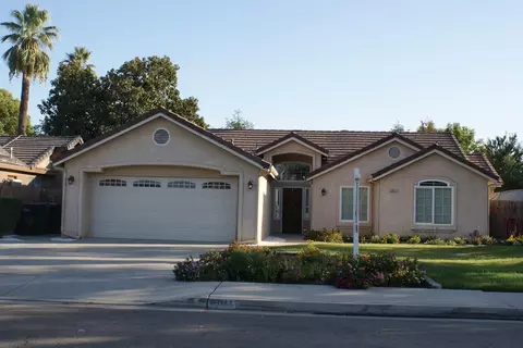 2011 Oak St, Selma, CA 93662 photo 1