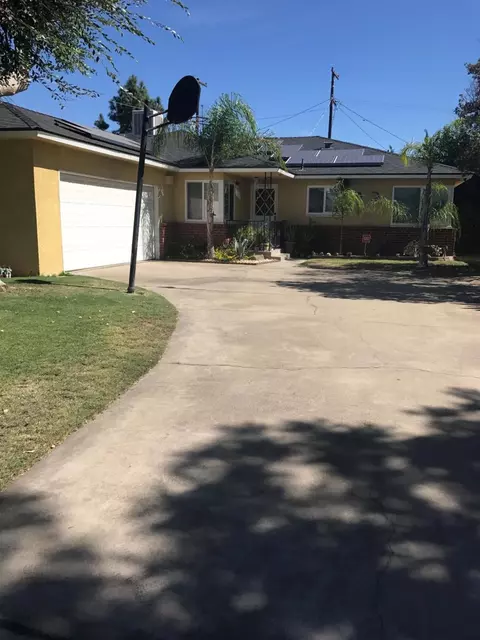 3554 N Callisch St, Fresno, CA 93726 photo 1