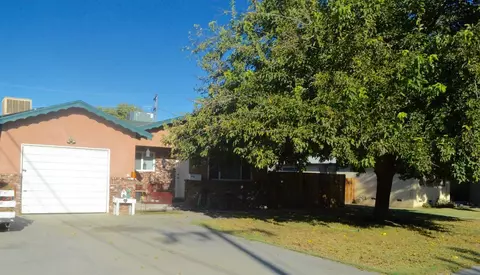 1127 Antelope Dr, Lemoore, CA 93245 photo 1