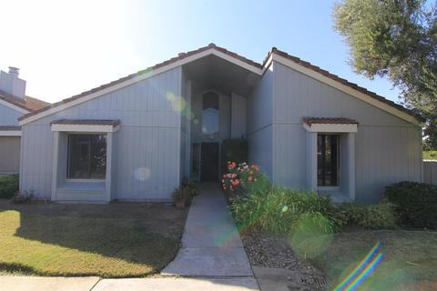 1806 Cougar Ln, Clovis, CA 93611 photo 1