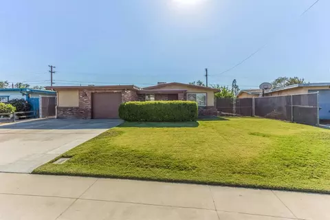 2574 Crescent Ave, Clovis, CA 93612 photo 1