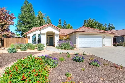681 W Birch Ave, Clovis, CA 93611 photo 1
