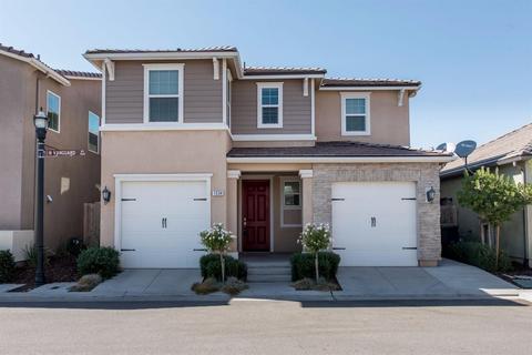 1534 N Vanguard Way, Clovis, CA 93619 photo 1