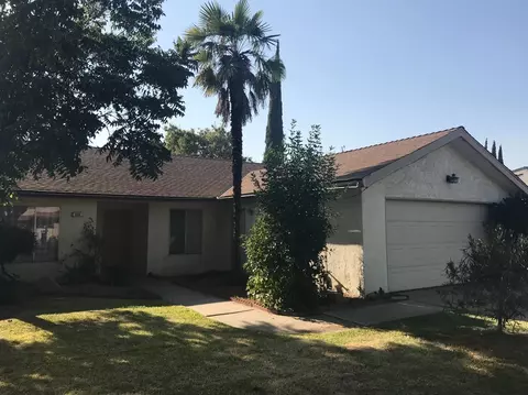 608 N Granada Dr, Madera, CA 93637 photo 1