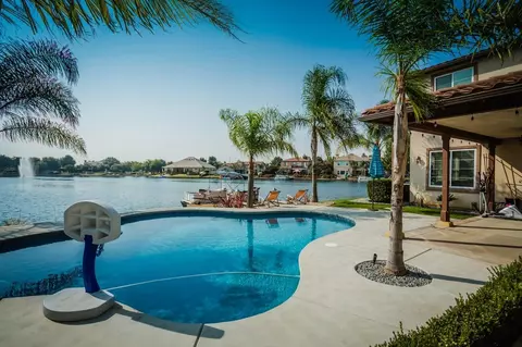 10663 E Landmark Way, Clovis, CA 93619 photo 1