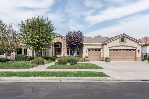 735 W Quincy Ave, Clovis, CA 93619 photo 1