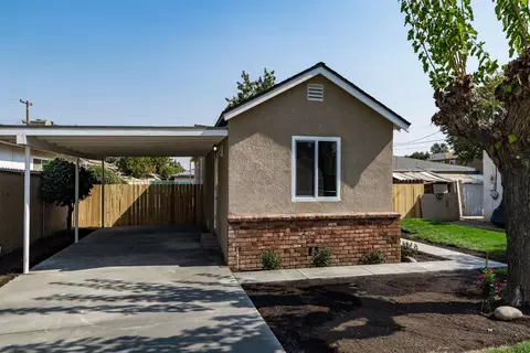 1340 I St, Sanger, CA 93657 photo 1