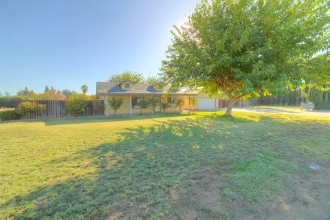 16785 Camden Dr, Madera, CA 93638 photo 1