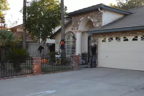 724 N Hughes Ave, Clovis, CA 93611 photo 1