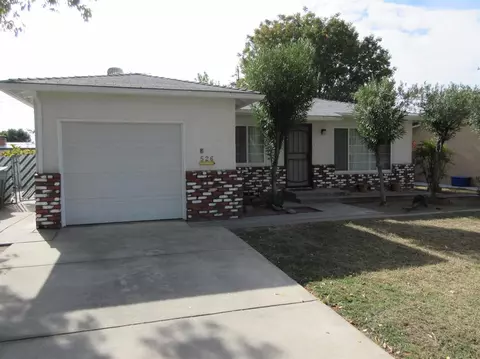 526 Beverly Dr, Clovis, CA 93612 photo 1
