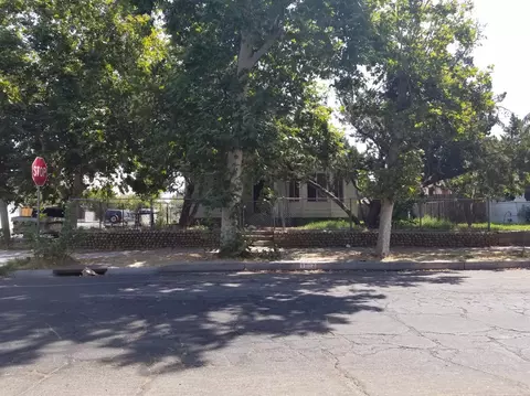 1002 O St, Sanger, CA 93657 photo 1