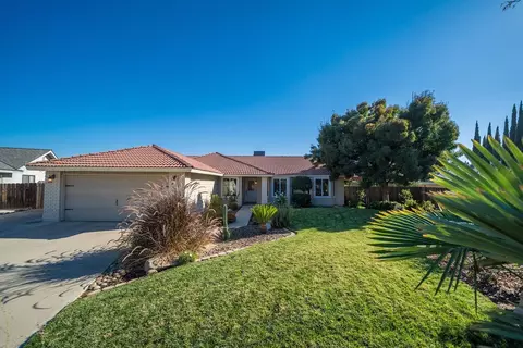 741 Kevin Ct, Lemoore, CA 93245 photo 1