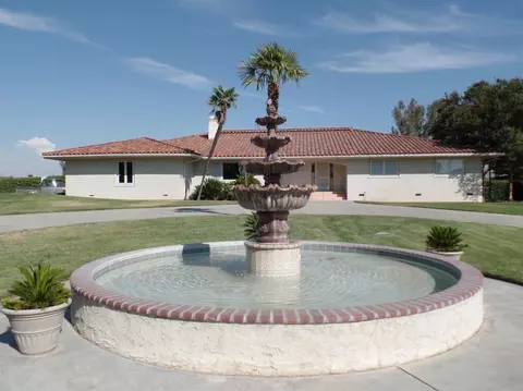 6266 Amber Ave, Clovis, CA 93619 photo 1
