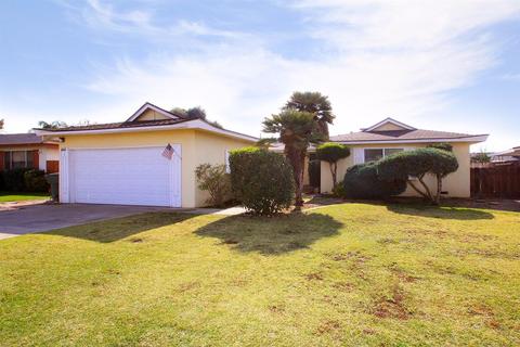 640 W Donner Ave, Clovis, CA 93612 photo 1