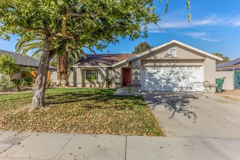 1070 E Carob Ave, Reedley, CA 93654 photo 1