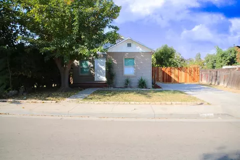 875 S 8th St, Kerman, CA 93630 photo 1