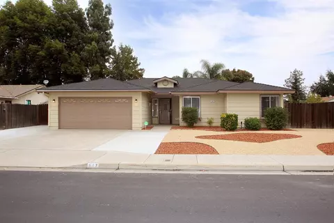 567 W Holland Ave, Clovis, CA 93612 photo 1