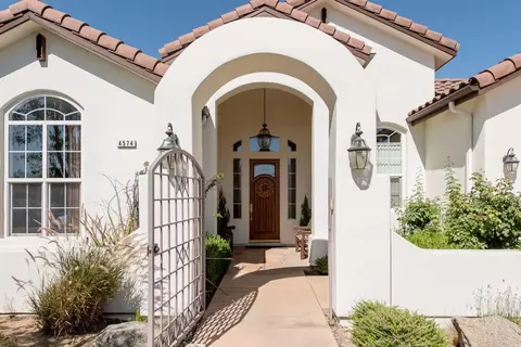 4574 N Quail Lake Dr, Clovis, CA 93619 photo 1