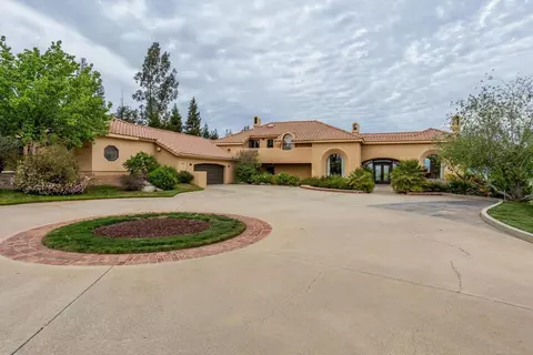 14071 Killarney Dr, Madera, CA 93636 photo 1