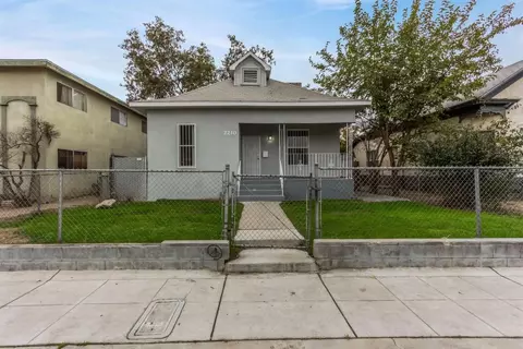 2210 E Webster Ave, Fresno, CA 93701 photo 1