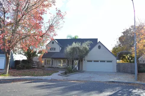 692 W Bedford Ave, Clovis, CA 93611 photo 1