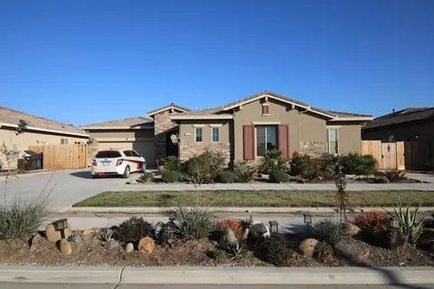 444 Nelson St, Tulare, CA 93274 photo 1