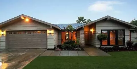 208 Mainberry Dr, Madera, CA 93637 photo 1