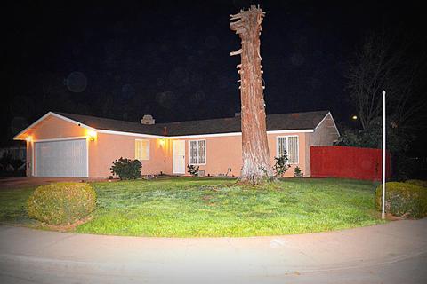 989 Holt Ave, Sanger, CA 93657 photo 1