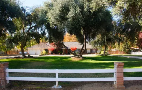 6089 N Montana Ave, Clovis, CA 93619 photo 1