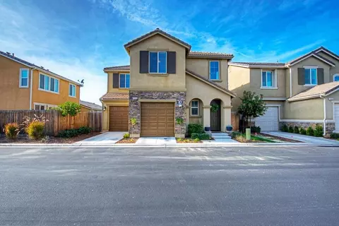 3350 Alps Ln, Clovis, CA 93619 photo 1