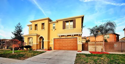 905 Pear St, Madera, CA 93638 photo 1