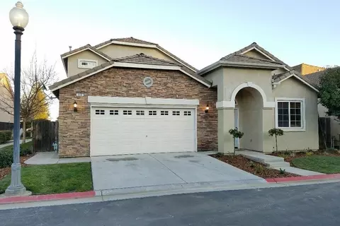715 Lind Ave, Clovis, CA 93612 photo 1