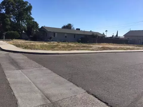 551 S Ninth St, Kerman, CA 93630 photo 1