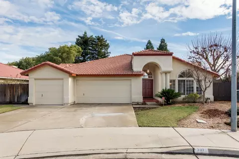 761 N Phillip Ave, Clovis, CA 93611 photo 1