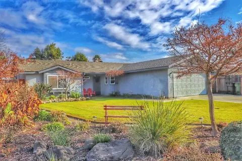 802 N Nancy Way, Dinuba, CA 93618 photo 1