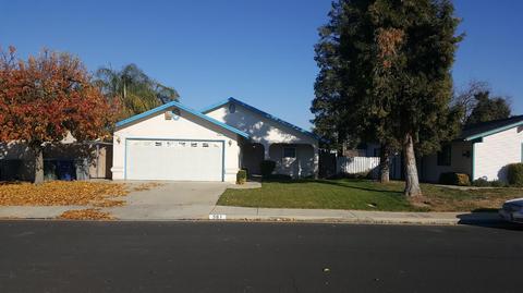 561 W Pat Dr, Clovis, CA 93612 photo 1