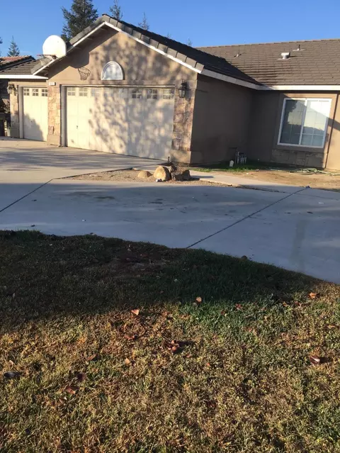 625 S Goldenrod Ave, Kerman, CA 93630 photo 1