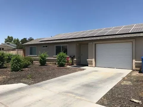 411 N B St, Madera, CA 93638 photo 1