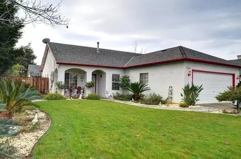334 W Chennault Ave, Clovis, CA 93611 photo 1