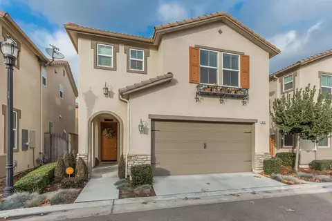 3631 Etchings Way, Clovis, CA 93619 photo 1